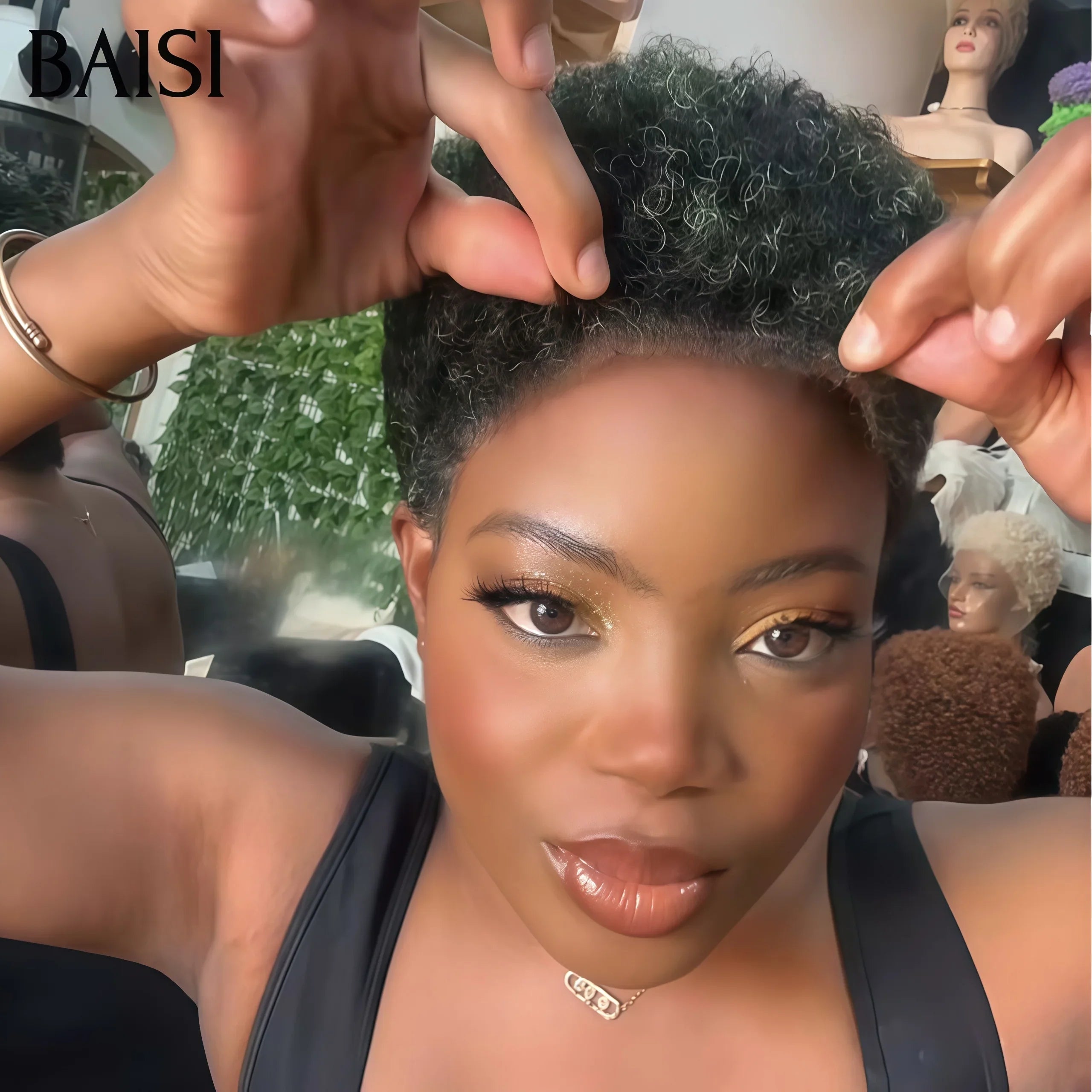 BAISI Collection Perruques Pixie Afro Curly NOIR 58€ Sans Colle Coupe vibrante Fabriqué à la Machine en couleur vert ou Avec Frontale 68€ en 100% Cheveux Humains